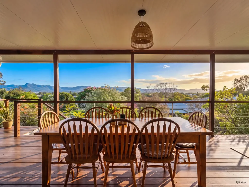 Murwillumbah 4房  Classic 1950s Charm, Spectacular Views & Endless Potential