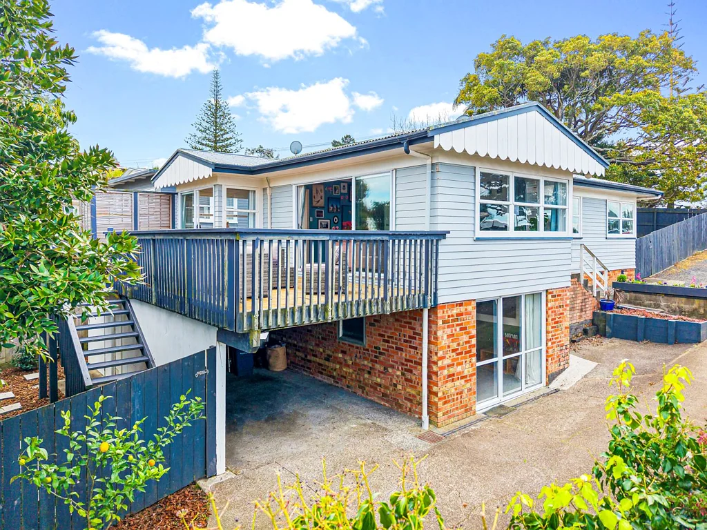 93 Target Road, Totara Vale, North Shore City, Auckland