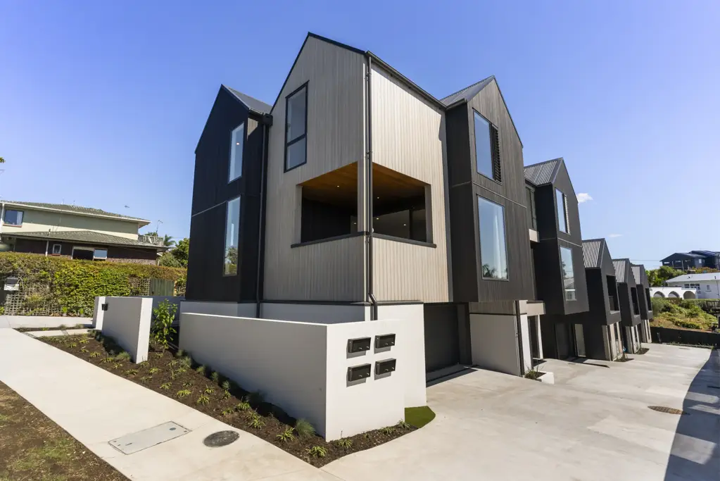 Mount Albert 3ਬੈੱਡਰੂਮ Four of five under contract. Last one remaining!