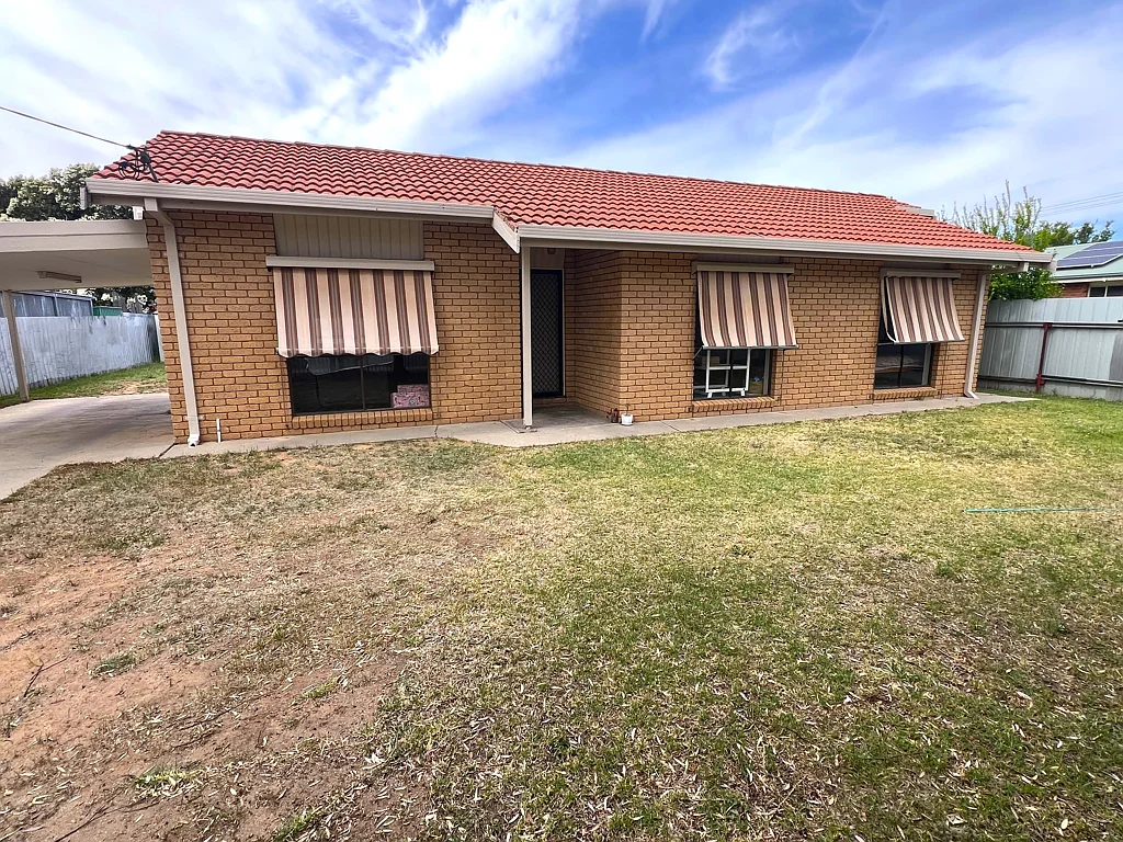 126 Burton Street, Deniliquin, NSW 2710