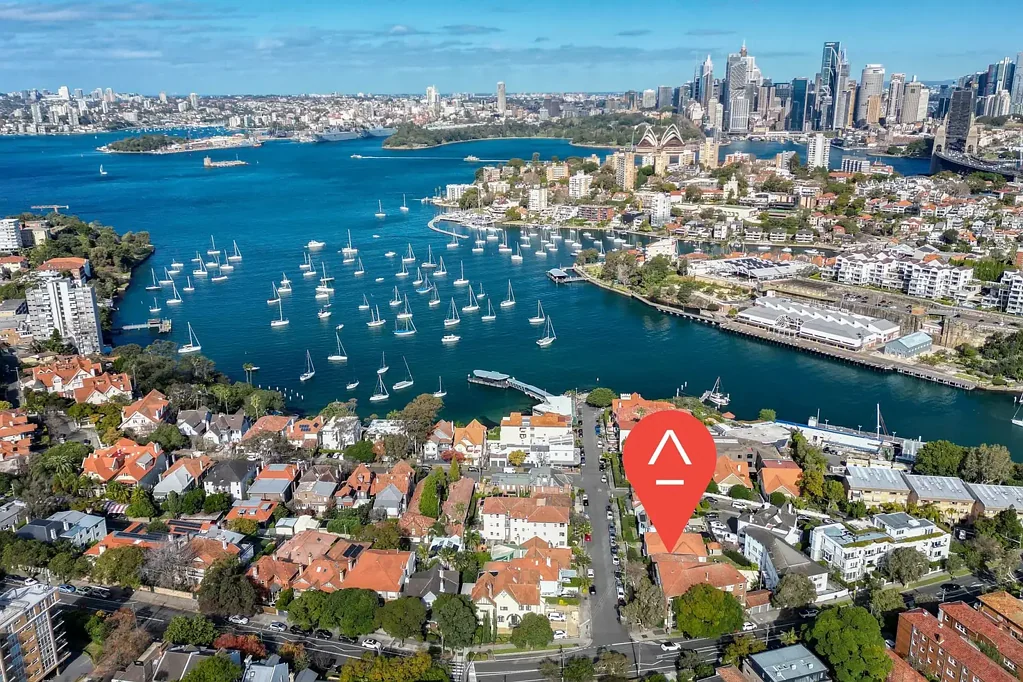 Neutral Bay 2Habitaciones Rare harbourside duplex to be sold-in-one-line just 150m from Hayes St Wharf