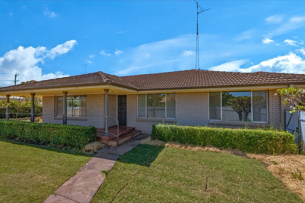 West Wyalong 3Kwarto Freshly Updated & Ideally Located