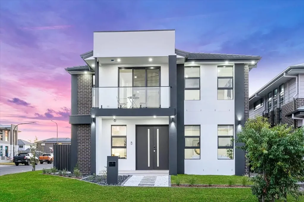 Marsden Park 5Kwarto Stunning Double Level East-Facing Residence !!