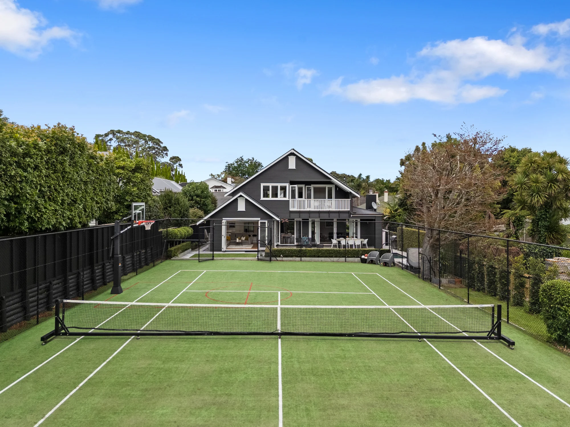 Epsom 5部屋 Compelling DGZ location, exclusivity and value !