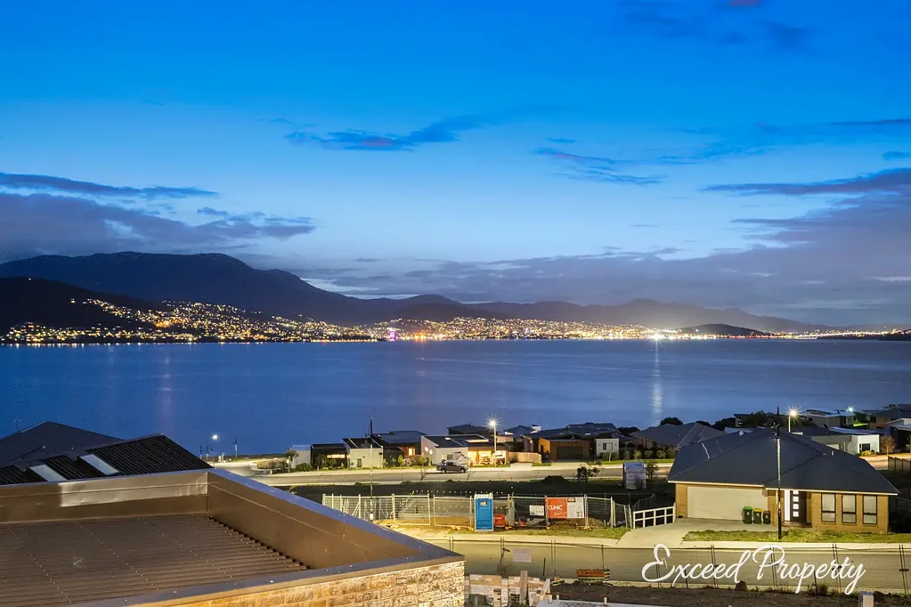 Tranmere 3침실 UNIT 2 - SOLD - UNIT 1 Available