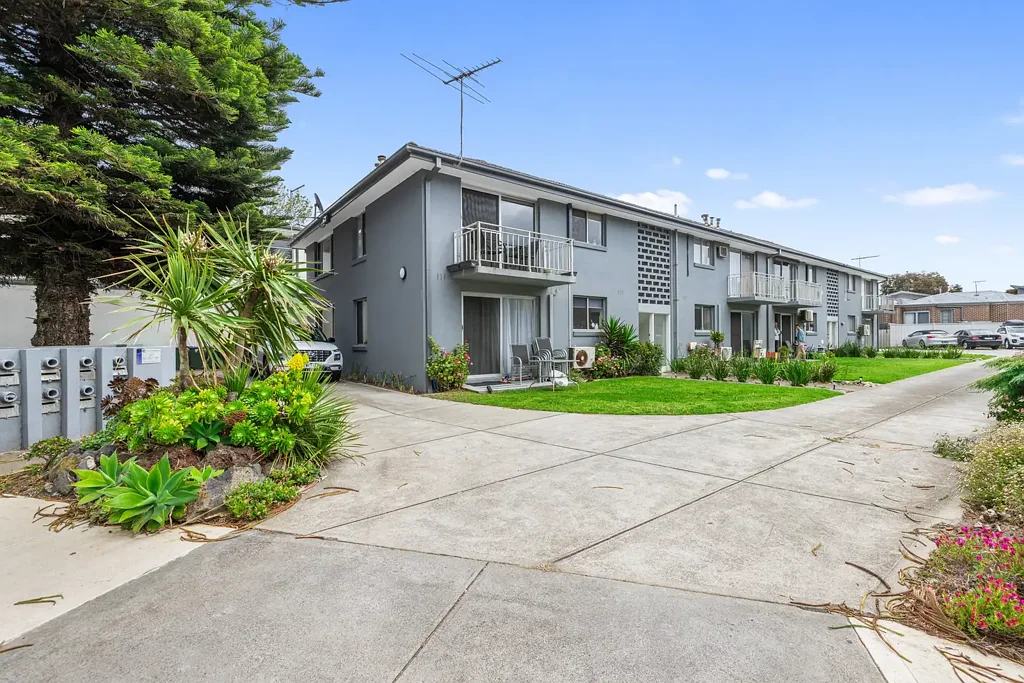 2/261 Esplanade, Altona, VIC 3018