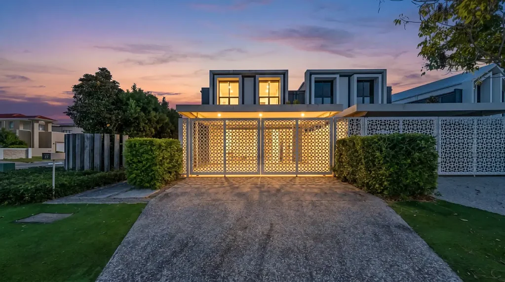Modern Furnished Family Home with Private Pilates Studio & Equipment for Exclusive Tenant Use in Prime Mermaid Waters Location