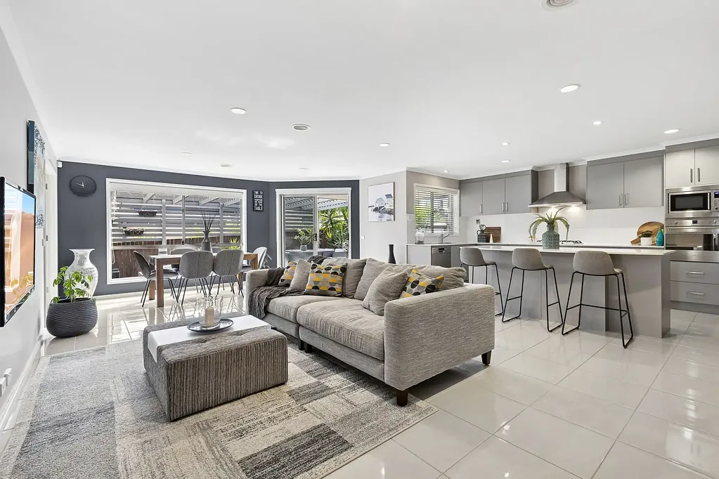 Bonner 4chambre Impressive 4 bedroom + rumpus - Set on 700sqm block nearing reserve