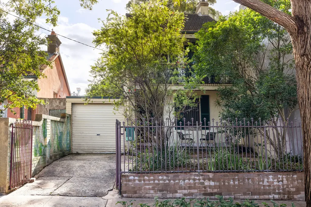 10 Yaralla Street, Newtown, NSW 2042