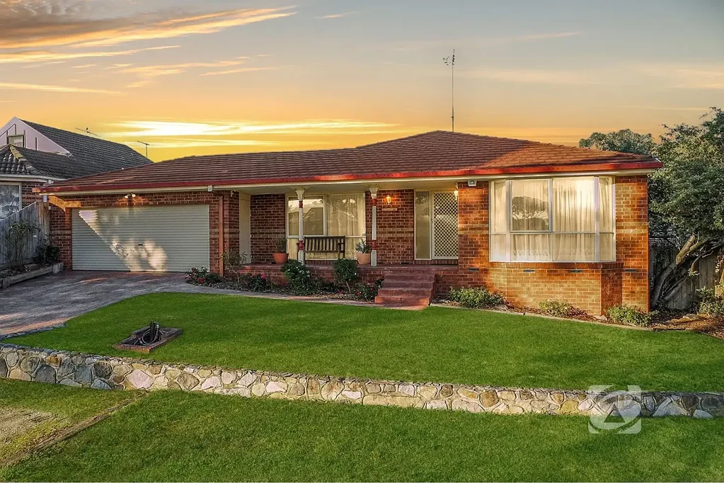 Berwick 4 Slaapkamer An Enduring Family Home | Court Position | Yours for the taking!