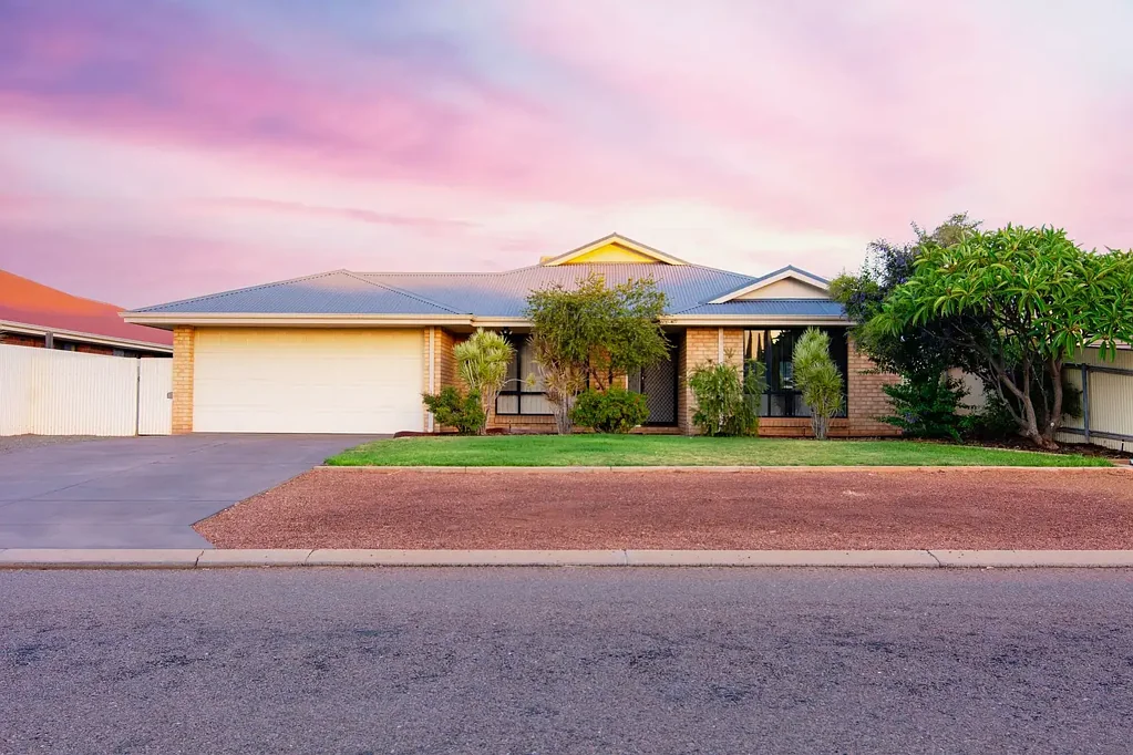 16 Smythe Drive, Broadwood, WA 6430