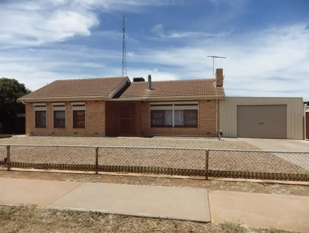 Single 3 Bedroom Brick Veneer Family Home