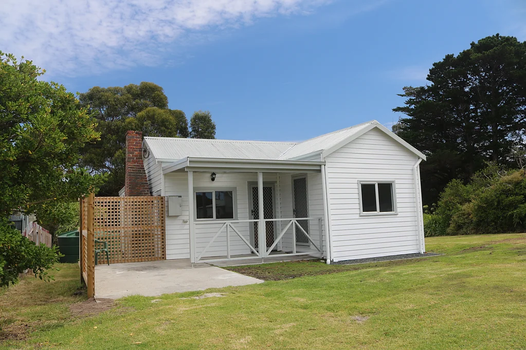 Lady Barron 3 Bedroom Quaint Cottage on West