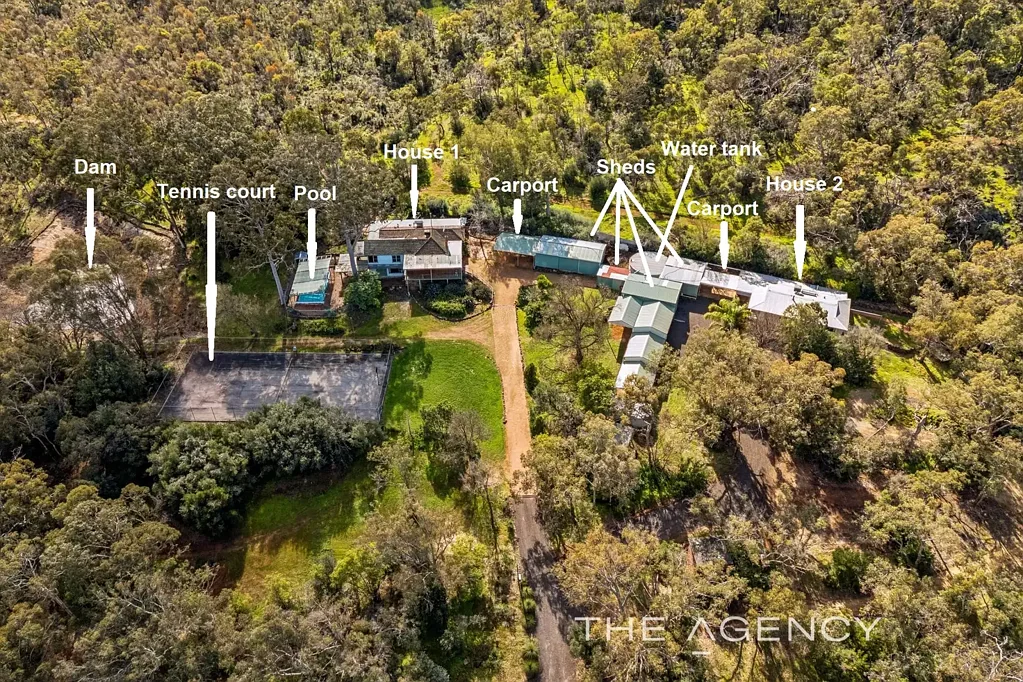 Boya 6Kwarto "Greenglades"- 7.5 Acres, 2 Original Homes, Sheds & Dam - Just Land Value