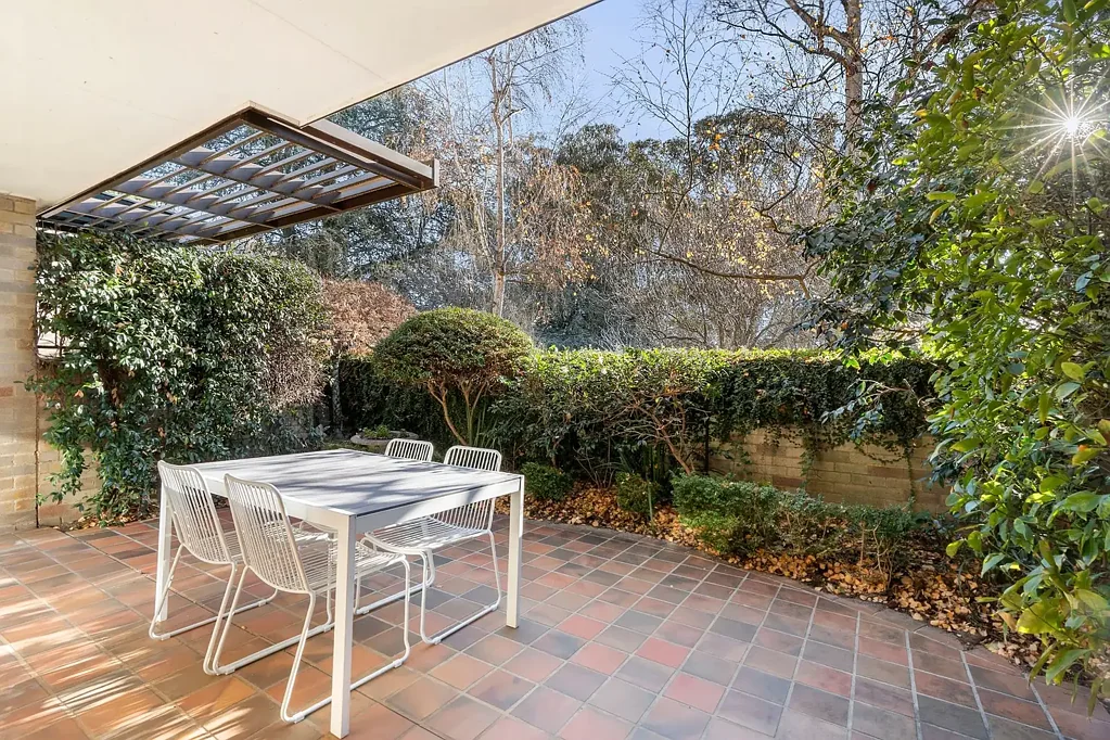 Kingston 3房  Spacious Townhouse with Telopea Park Vista