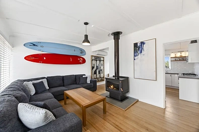 Anglesea 3房  COASTAL CHARM, THOUGHTFULLY UPDATED