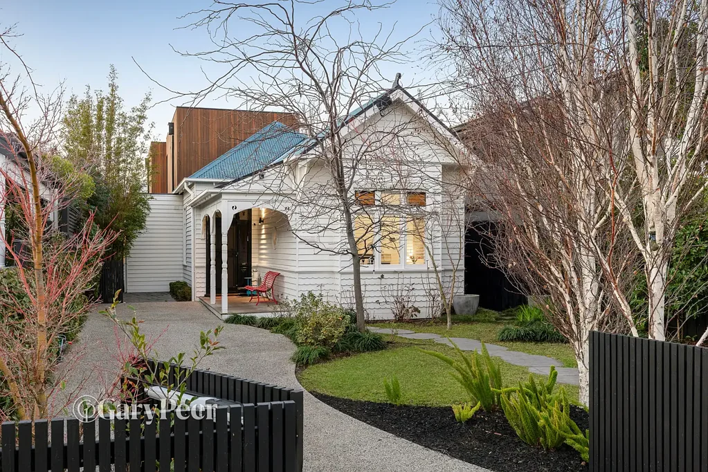 Elsternwick 4બેડરૂમ A sophisticated Edwardian sanctuary with poolside appeal