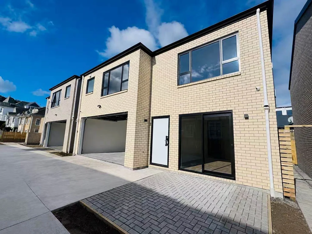 Modern Luxury Living – Brand New 5 Bedroom, 5....
