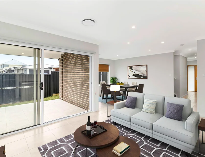 11 Gibb Street (Melonba), Marsden Park, Outer Western Sydney, 5 rūma, 2 rūma horoi, House