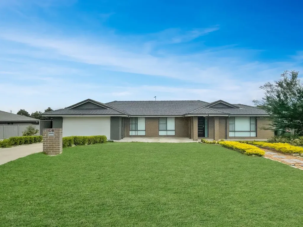 Tranquil Haven: A Captivating 4-Bedroom Family Home