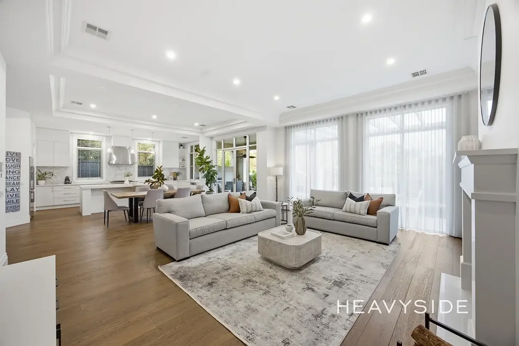 Box Hill South 4房 奢华双层住宅 街道外观宏伟 3.35米高天花板 豪华石材厨房 专用影院/游戏室 超大主卧套件 优雅图书馆 低维护花园 双车库储物 Luxurious Entertaining and Family Comfort at Its Finest