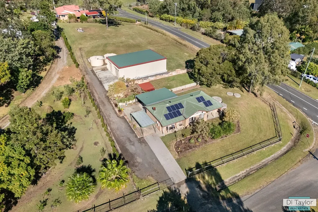 Woodhill 4Kwarto Dont Miss This One! Immaculate Family Home on 1 Acre