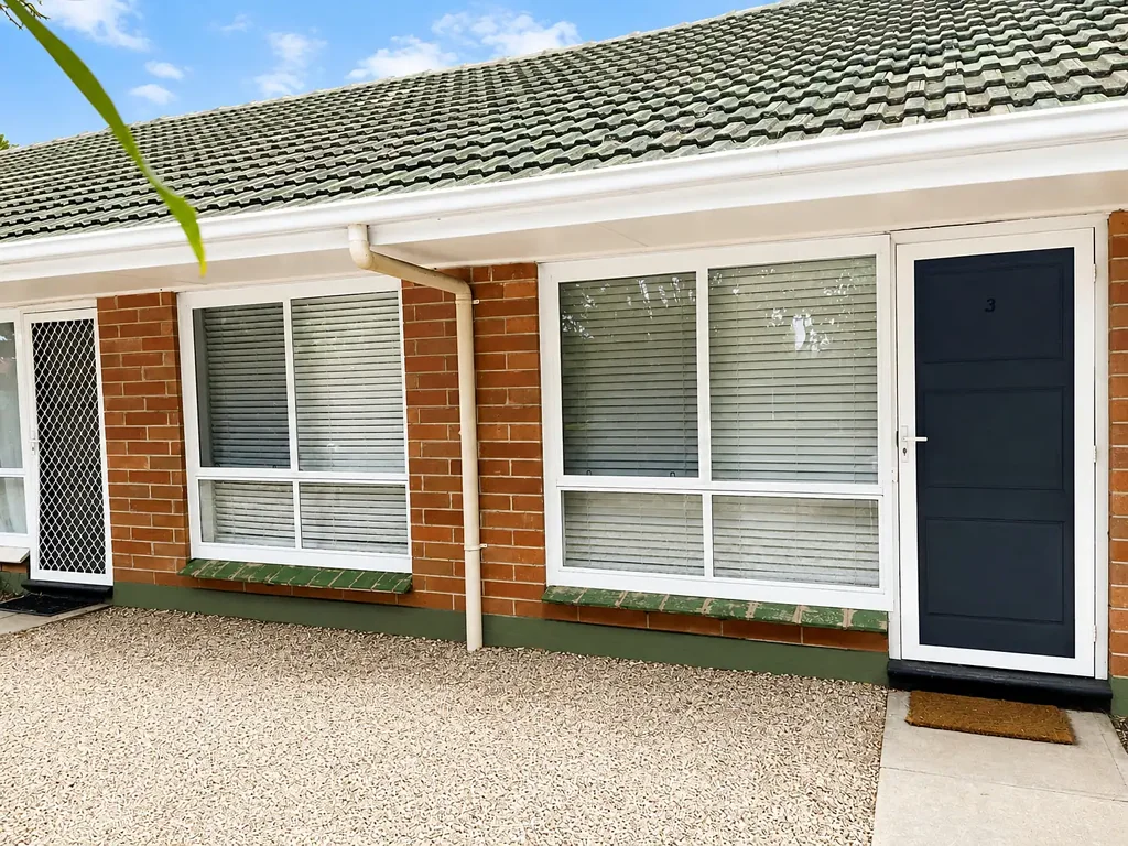 Charming One-Bedroom Unit Opposite the Reserve & River