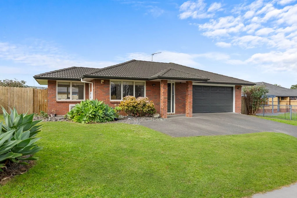 Beautiful 4 bedrooms family home closed to Bot...