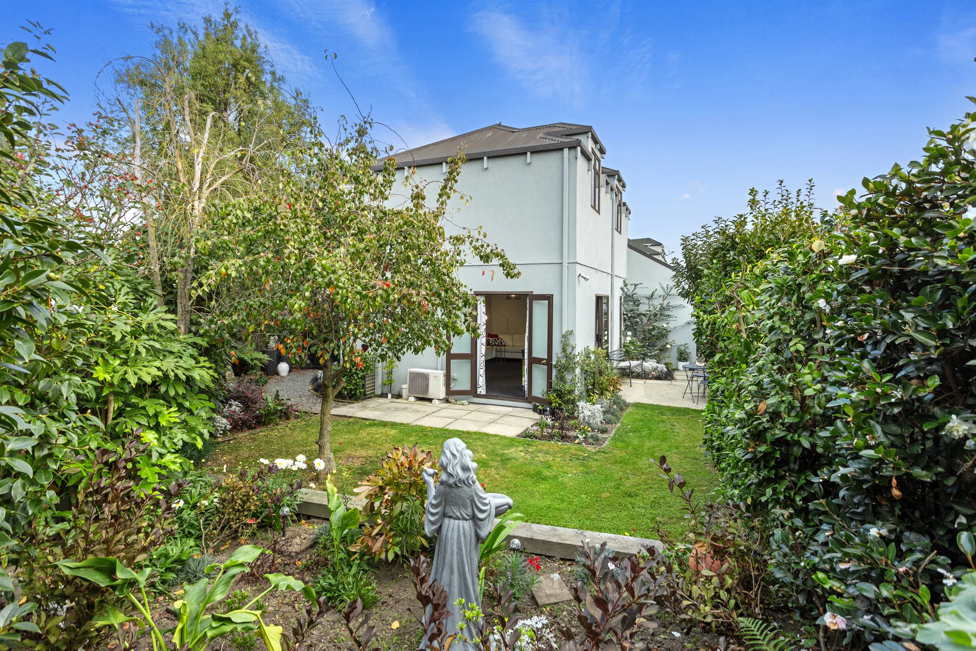 Addington 2房  As is where is, Cladding Issues