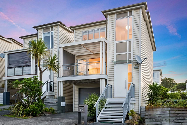 10 Panakenake Way, Flat Bush, Manukau City