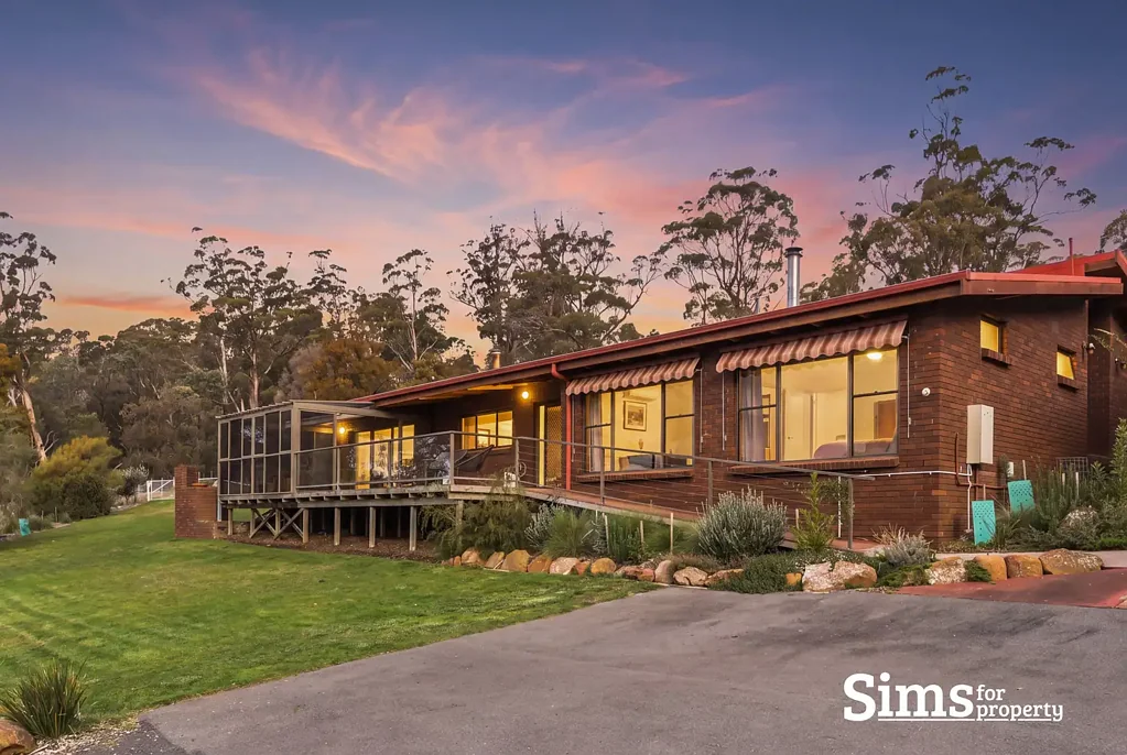 Riverside 4ਬੈੱਡਰੂਮ Split-Level Home on 1.82ha with Subdivision Potential - Riverside