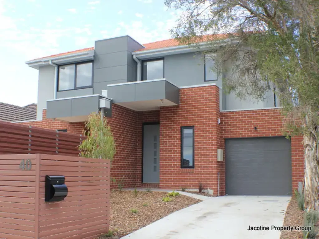 RECENTLY BUILT AND SPACIOUS FAMILY HOME