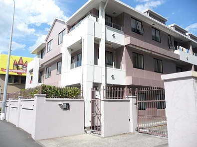 One Bedroom Apartment with A Carpark