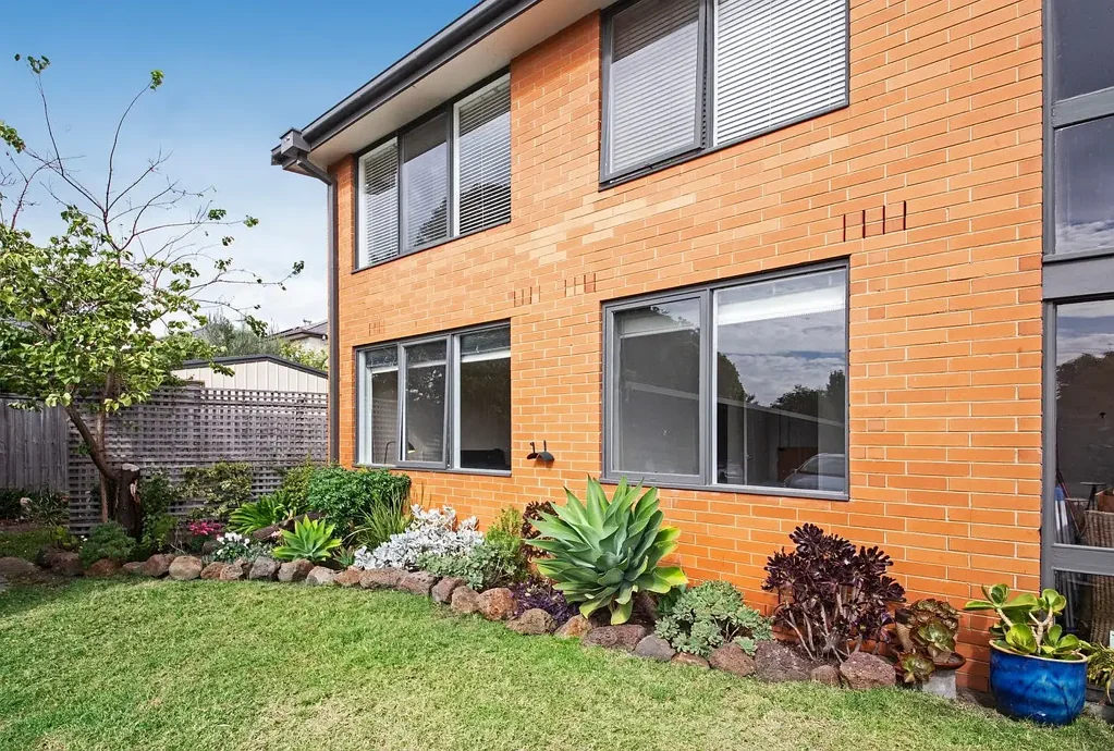 Easy Care Ground Floor 2-bedroom apartment in lifestyle location.