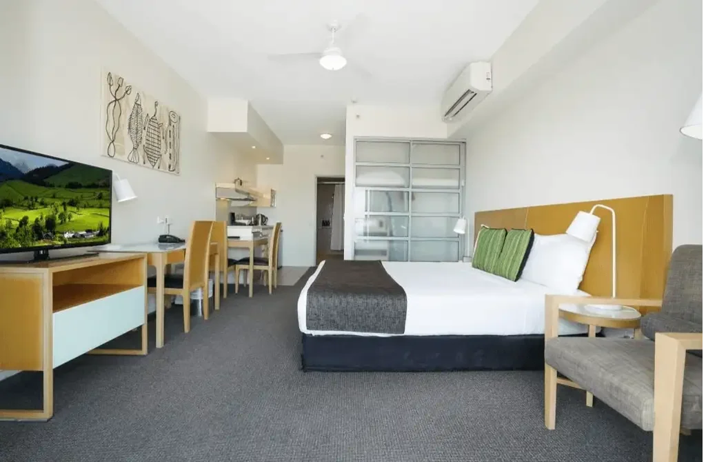 Modern 1-Bedroom Apartment in the Heart of Darwin City