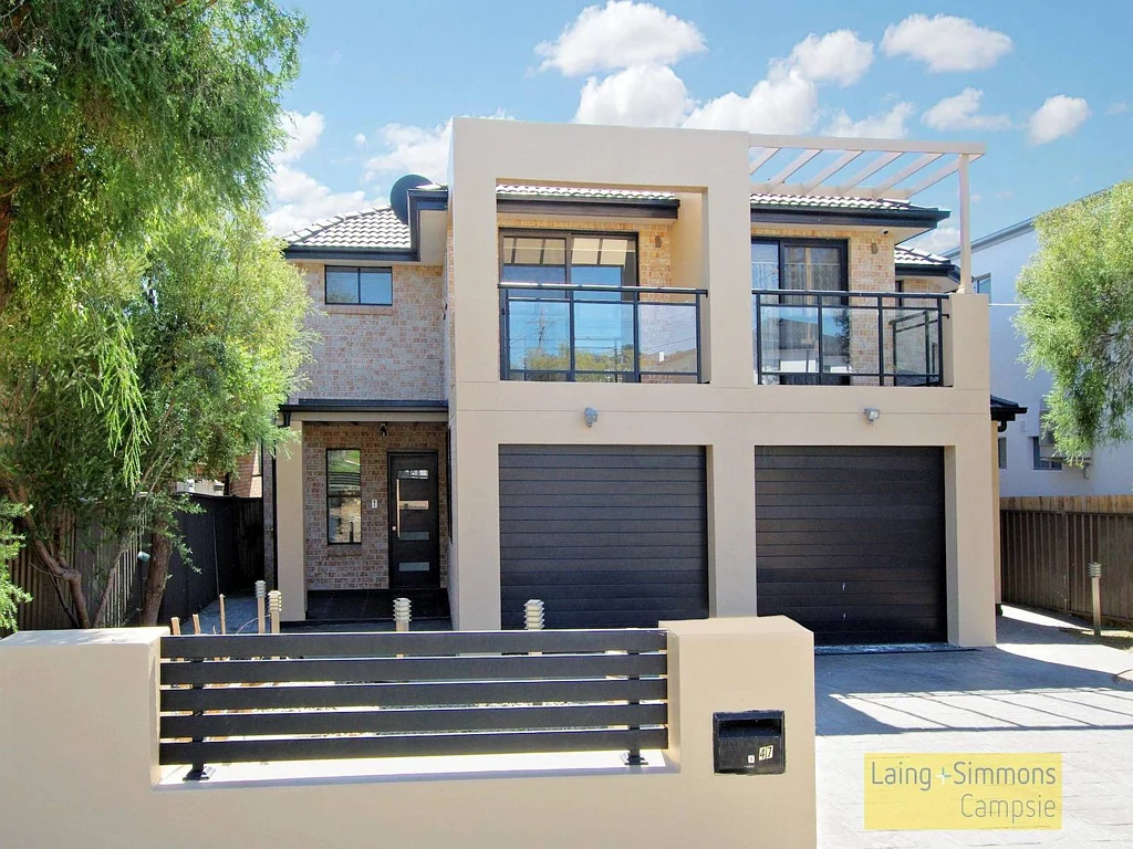 LARGE Modern 4 Bedroom Duplex