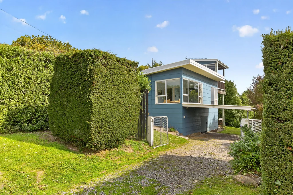 Diamond Harbour 3 Bedroom A classic Kiwi bach