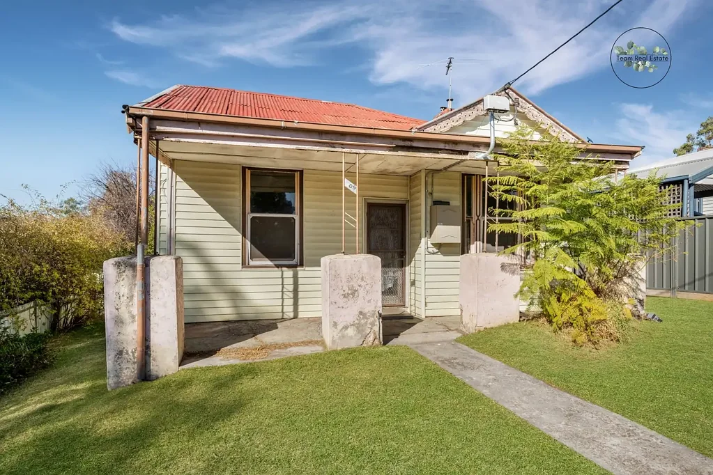 Golden Square 3房  Prime Location with Approved Planning for 2-Lot Subdivision