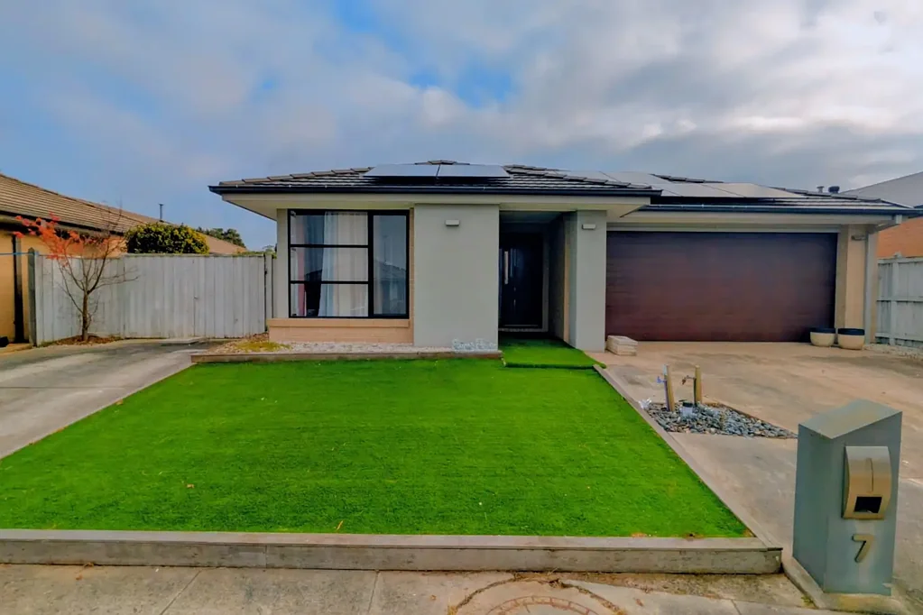 Freshly Painted Family Home with Excellent Side Access