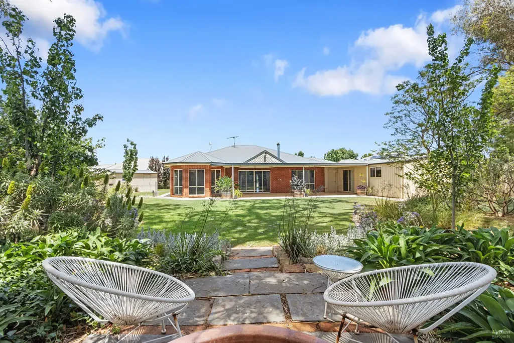 18 Cairns Crescent, Riverton, SA 5412
