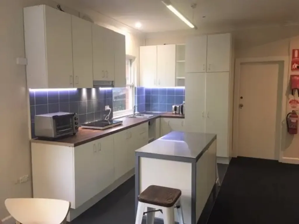 QUIET, SAFE, SPOTLESS - BOARDING HOUSE