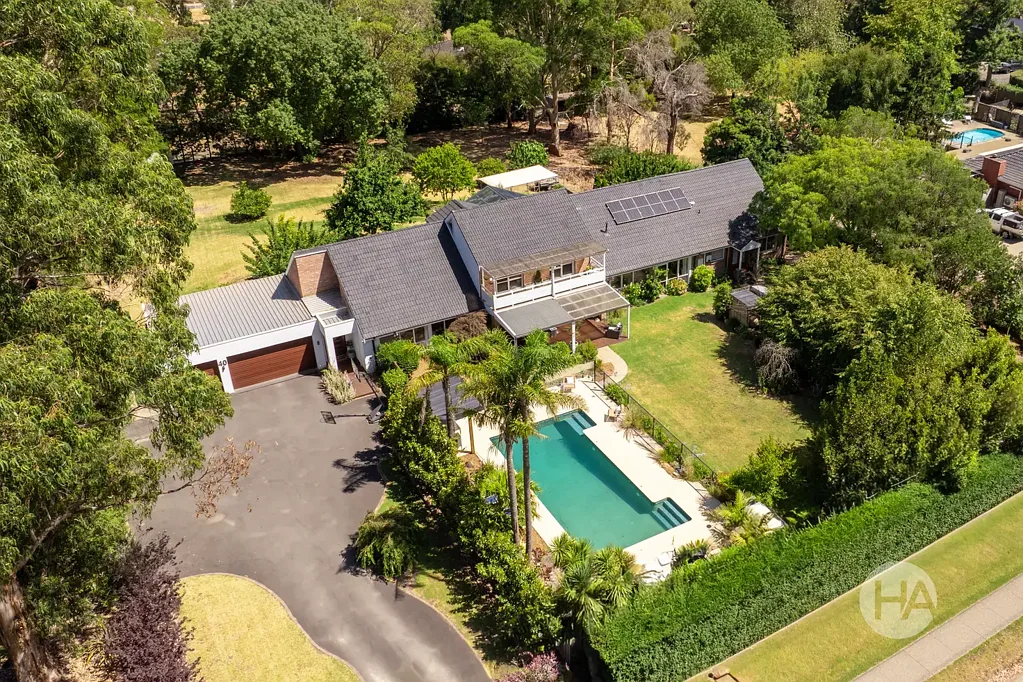 Tyabb 6 Bedroom Resort-Inspired Family Living with Remarkable Flexibility