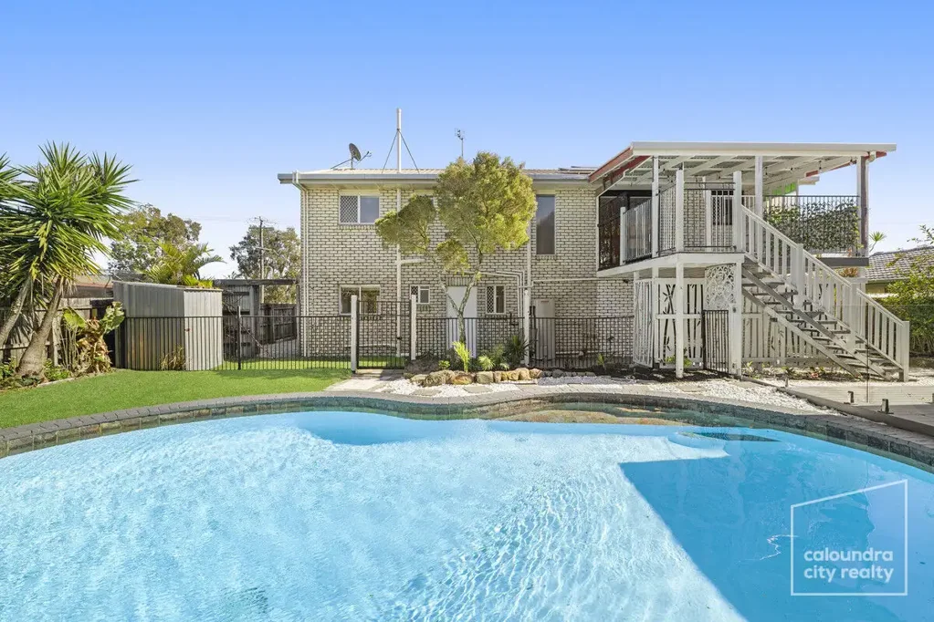 Wurtulla 4Moenga Dream Dual Living – 5 Minutes to the Beach!
