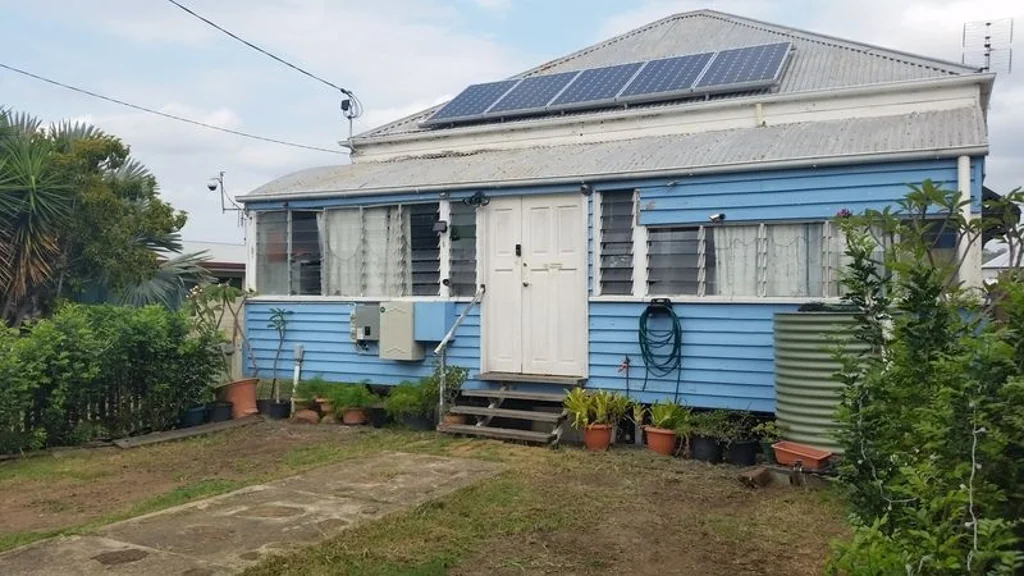 Laidley 3 Bedroom Main Street Frontage