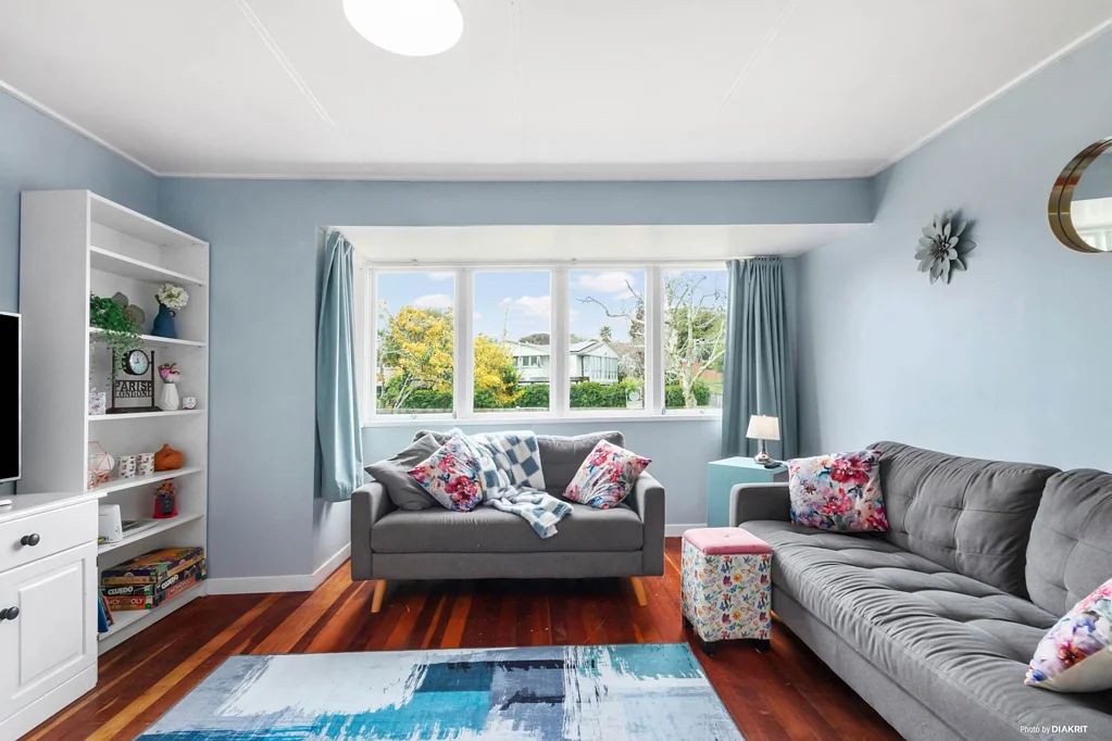 Waiuku 3 Bedroom CONTRACT HAS FALLEN - YOUR OPPORTUNITY KNOCKS