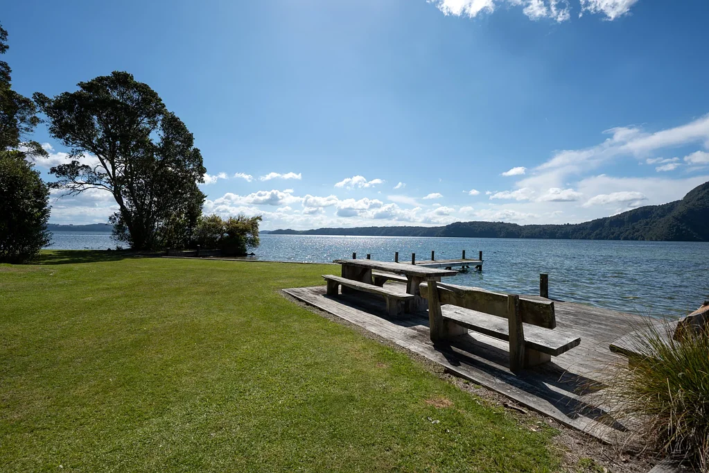 Rotoiti Forest 3Kwarto Where the Lake becomes part of home