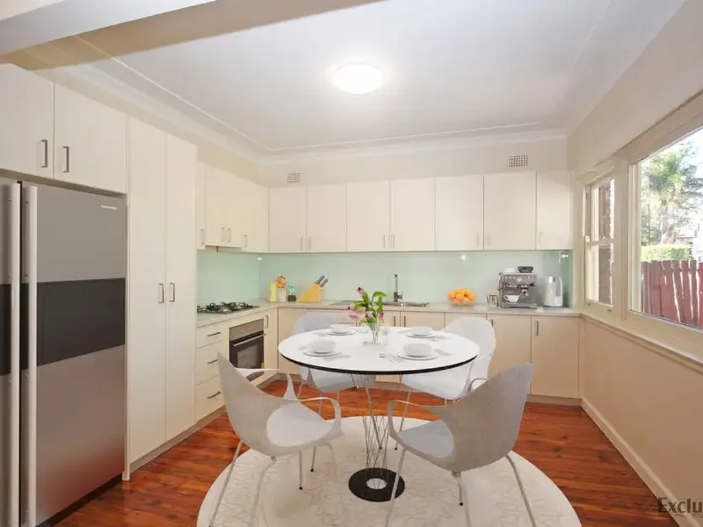 CONVENIENT WITH MODERN INTERIOR!