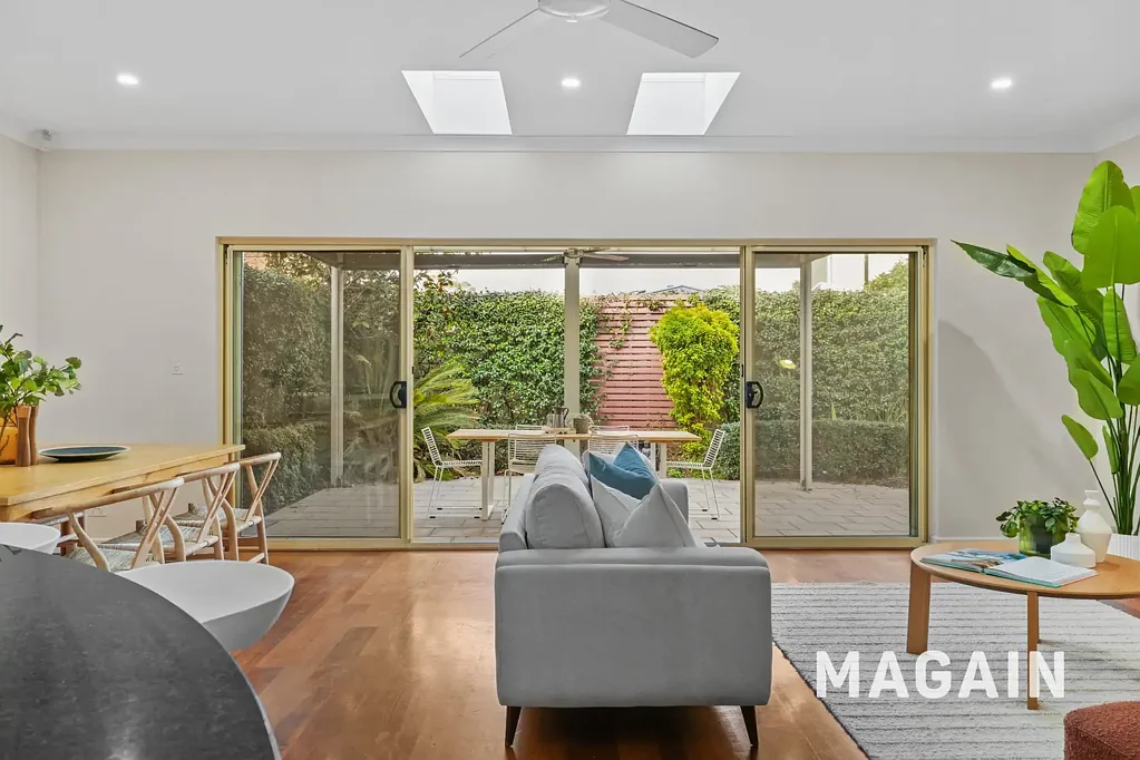 Glenelg North 4ਬੈੱਡਰੂਮ Coastal Sophistication in Glenelg North's Most Sought-After Pocket