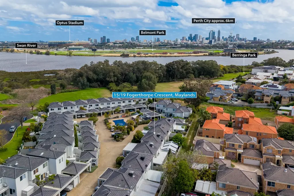 Maylands 3ਬੈੱਡਰੂਮ Immaculate Riverside Townhouse
