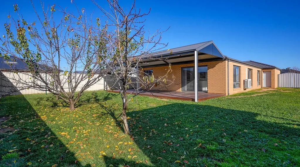 Modern Home in Quiet Court